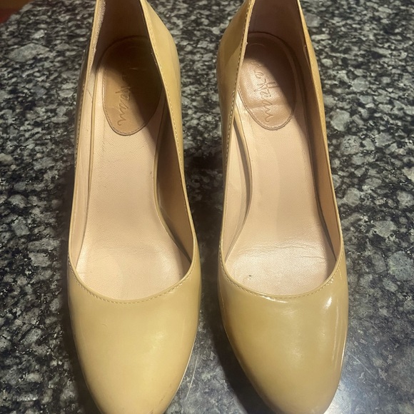 Beautiful Chelsea patent‎ leather Cole Haan/Nike Air pumps - Picture 2 of 9